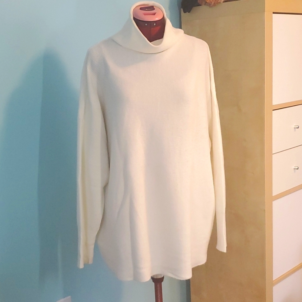 Women's final neck sweater